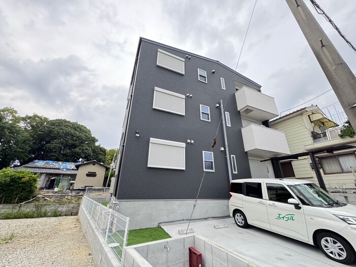 Ａｍｏｕｒ　ｆｌｅｕｒｉｒ若竹の物件外観写真