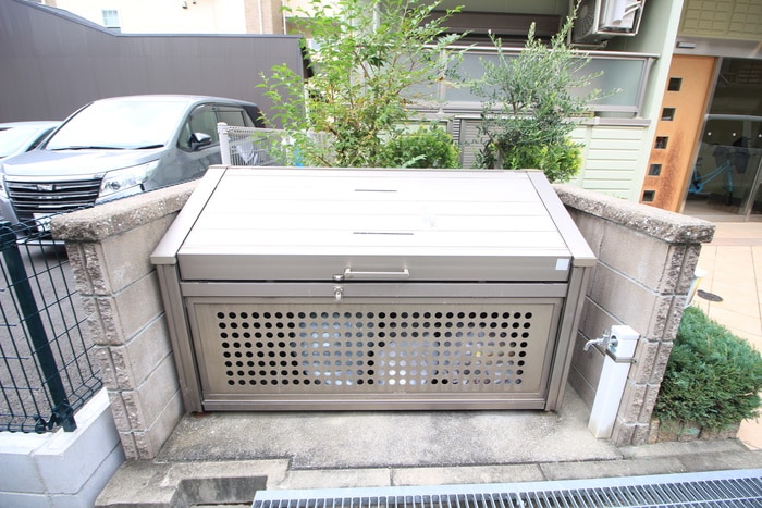 アダ－ジェ小路の物件外観写真