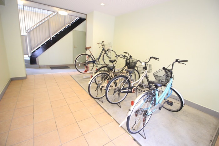 アダ－ジェ小路の物件外観写真