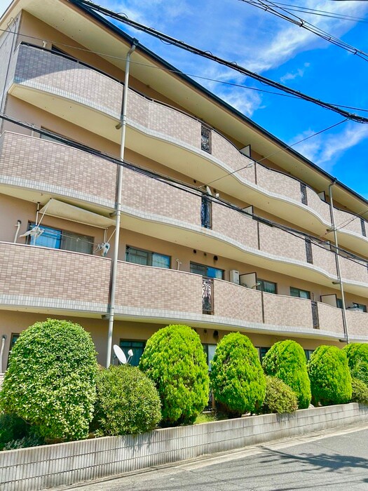 真田マンションの物件外観写真