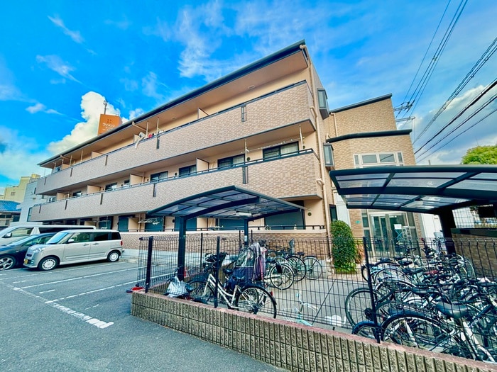 グレイスコ－トの物件外観写真