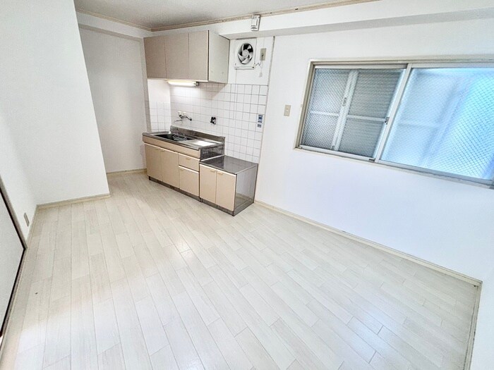 田井町マンションの物件内観写真