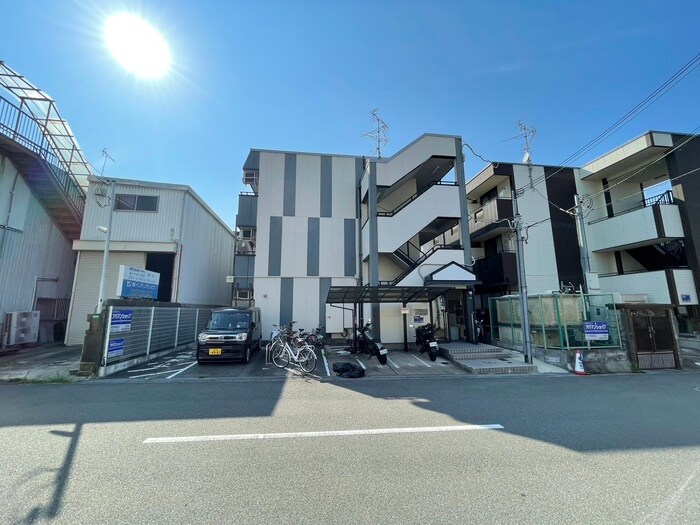 ガメラ1号館の物件外観写真