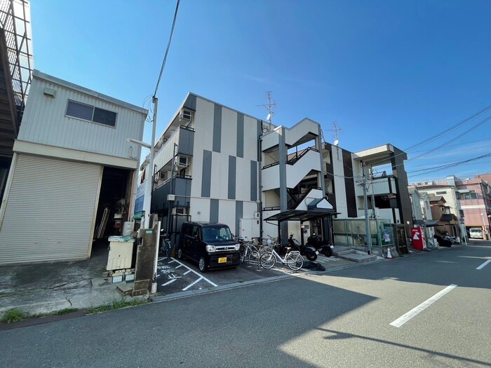 ガメラ1号館の物件外観写真