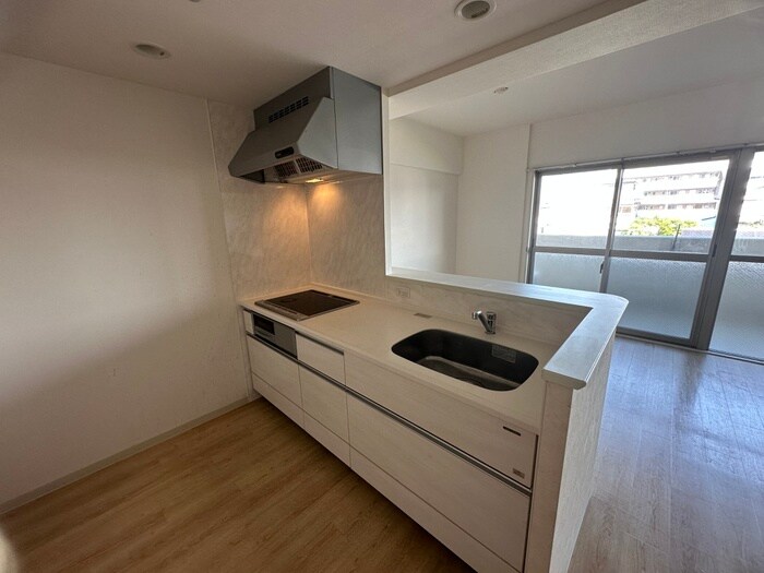 クレセント・コートの物件内観写真