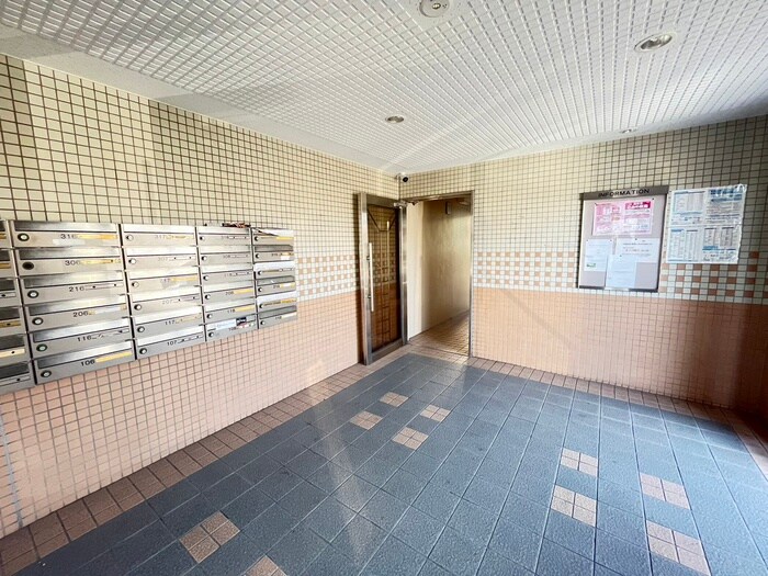 雅マンションの物件外観写真