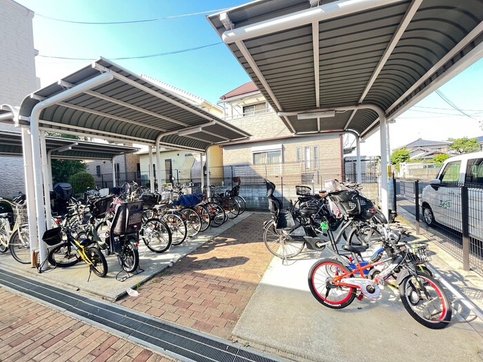 雅マンションの物件外観写真