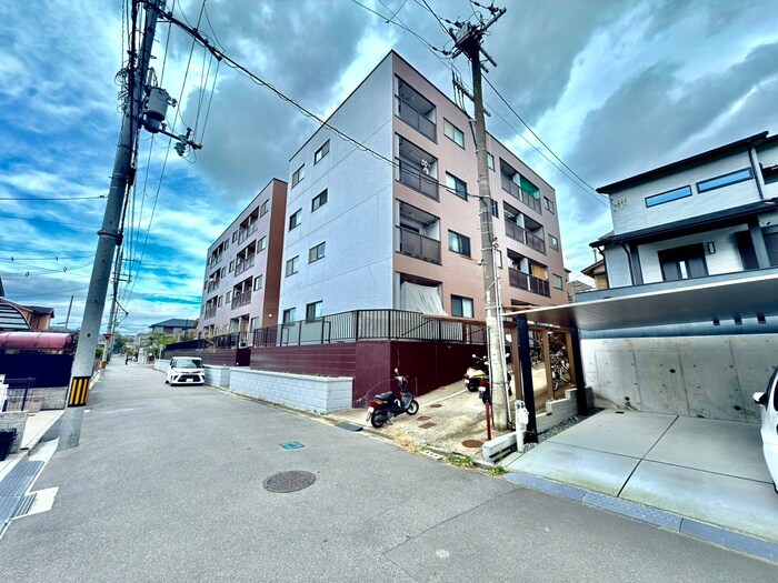 フリーディオ八幡の物件外観写真