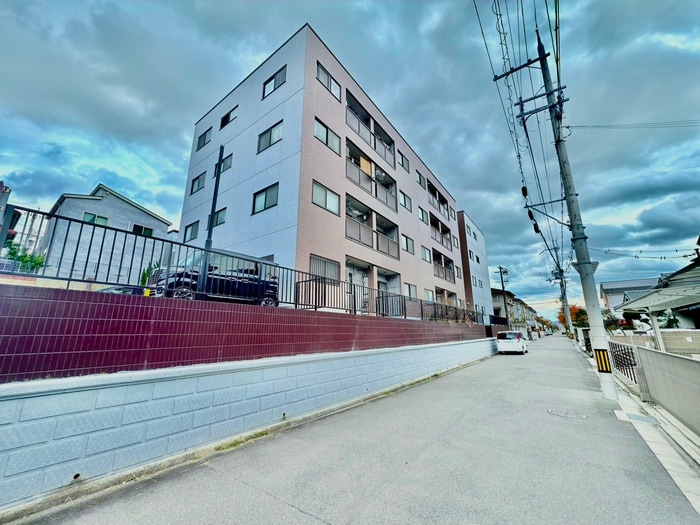 フリーディオ八幡の物件外観写真