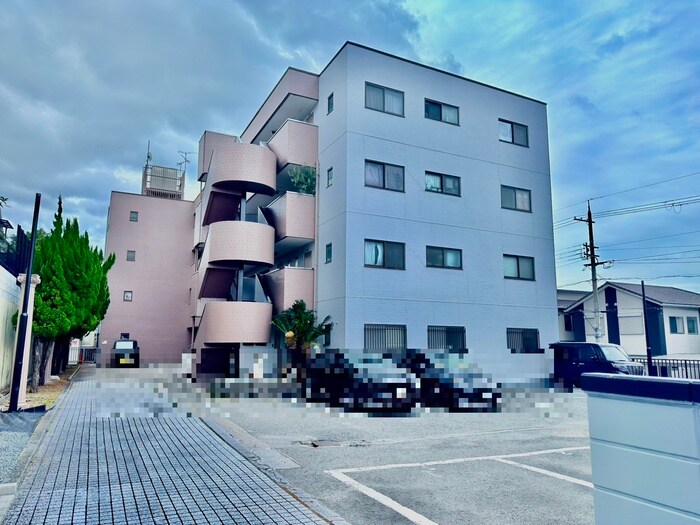 フリーディオ八幡の物件外観写真