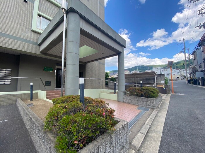 ヴェルデュ－ル石切の物件外観写真