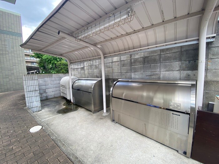 ヴェルデュ－ル石切の物件外観写真