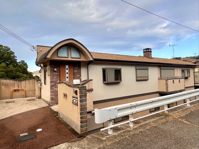 宝塚市光ヶ丘2丁目戸建ての物件外観写真