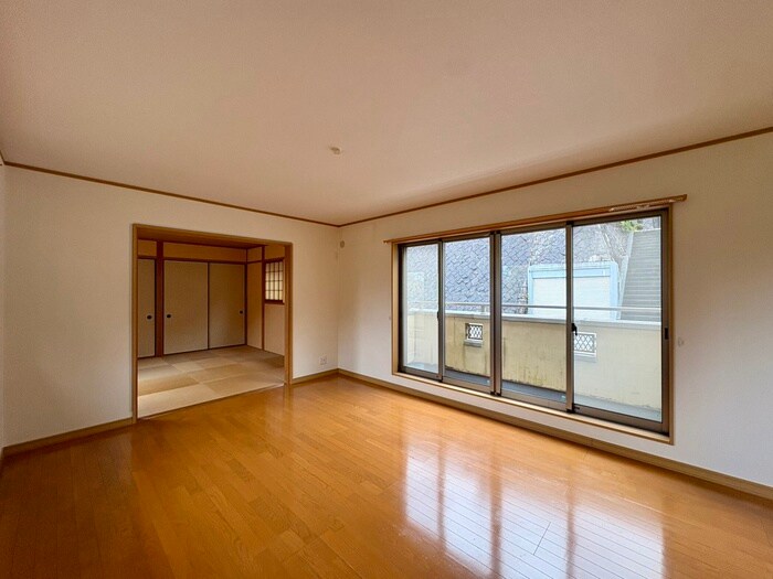 宝塚市光ヶ丘2丁目戸建ての物件内観写真