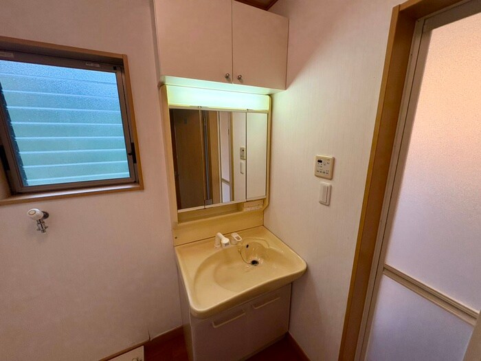 宝塚市光ヶ丘2丁目戸建ての物件内観写真