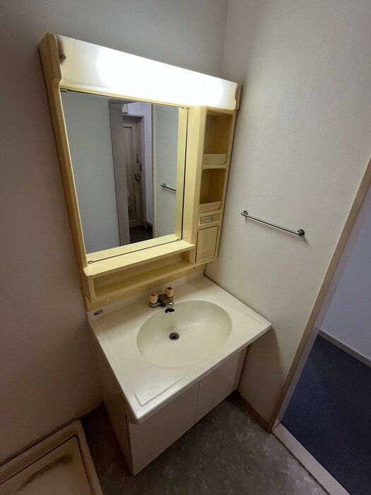 伸栄ハイツの物件内観写真