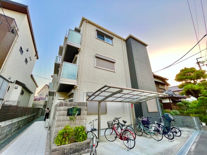 シャーメゾンFioreの物件外観写真