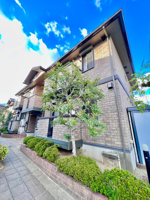 ライフランドスケープB棟の物件外観写真