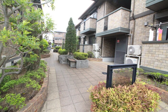 ライフランドスケープB棟の物件外観写真