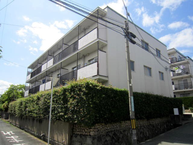 箕面ハイツ南棟の物件外観写真