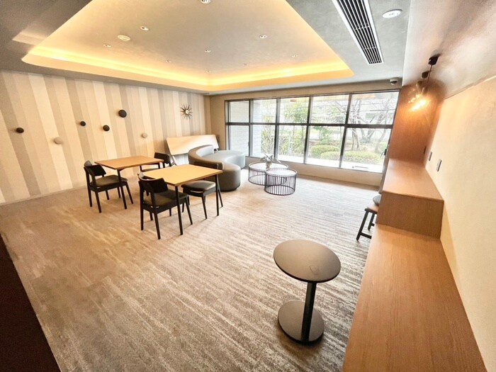 ﾊﾟ-ｸﾎ-ﾑｽﾞ千里中央ｻﾞﾚｼﾞﾃﾞﾝｽの物件外観写真