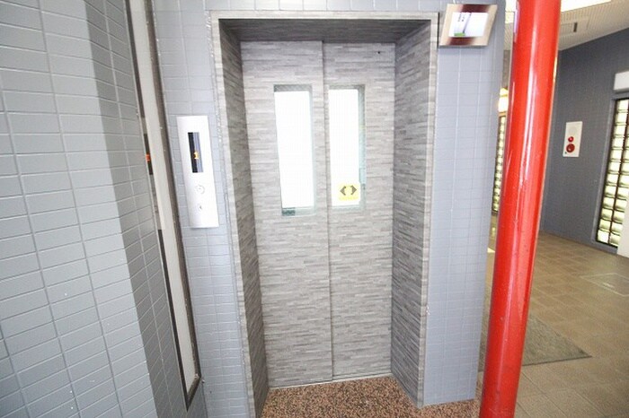 Uresidence二条城の物件外観写真