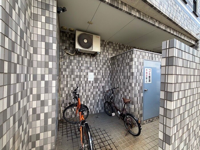 ダグラス鷹合の物件外観写真