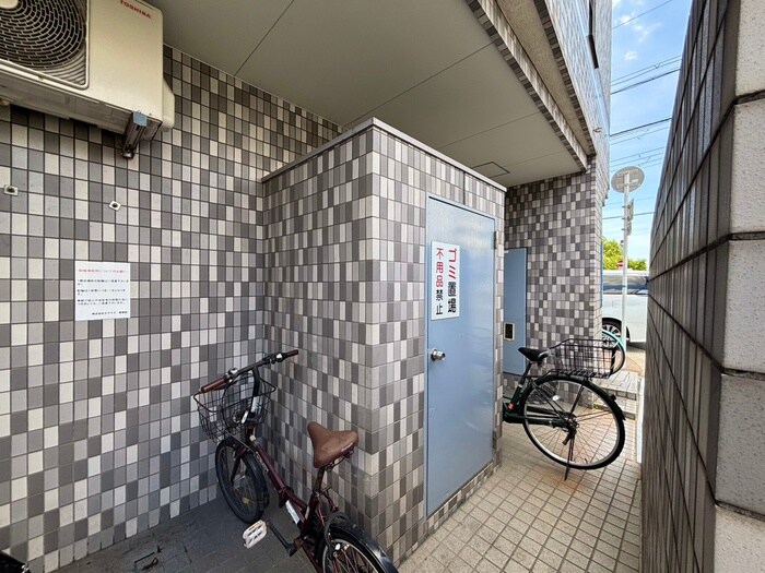 ダグラス鷹合の物件外観写真