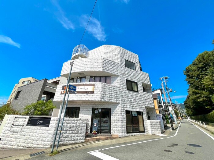 セゾンド芦屋の物件外観写真