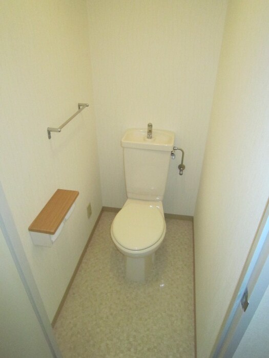 ヴィラ－ジュ私市の物件内観写真