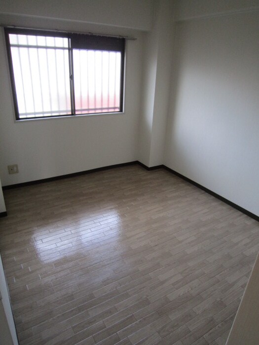 ヴィラ－ジュ私市の物件内観写真