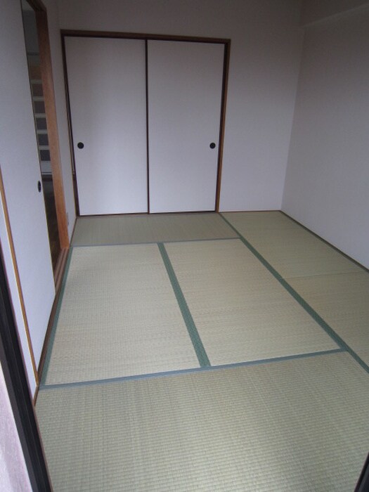 ヴィラ－ジュ私市の物件内観写真