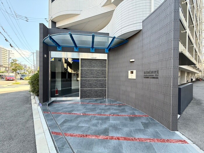 セレニテ福島プリエの物件外観写真