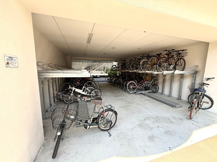 セレニテ福島プリエの物件外観写真