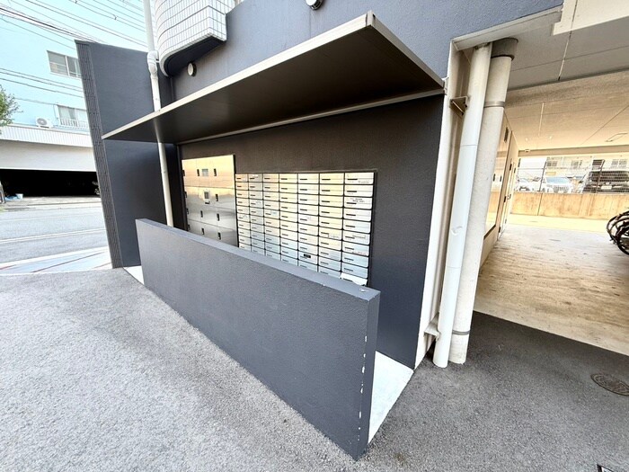 セレニテ福島プリエの物件外観写真