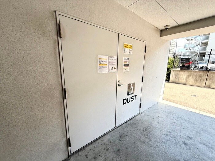 セレニテ福島プリエの物件外観写真