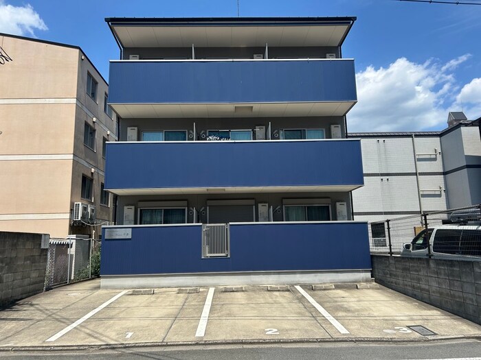 アジュールメゾン十条の物件外観写真