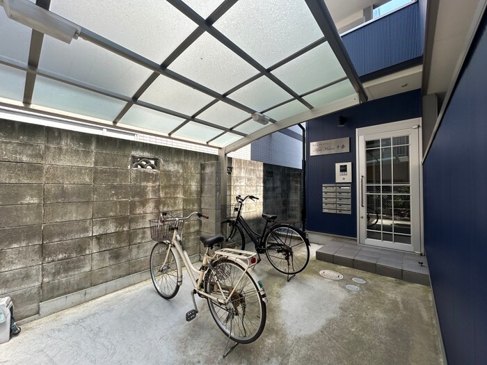 アジュールメゾン十条の物件外観写真