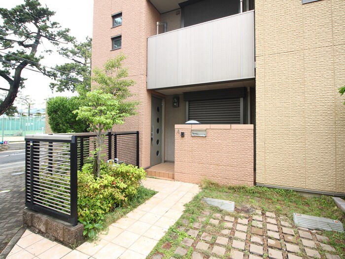 ヴィラ・ぺティロッソ芦屋の物件外観写真