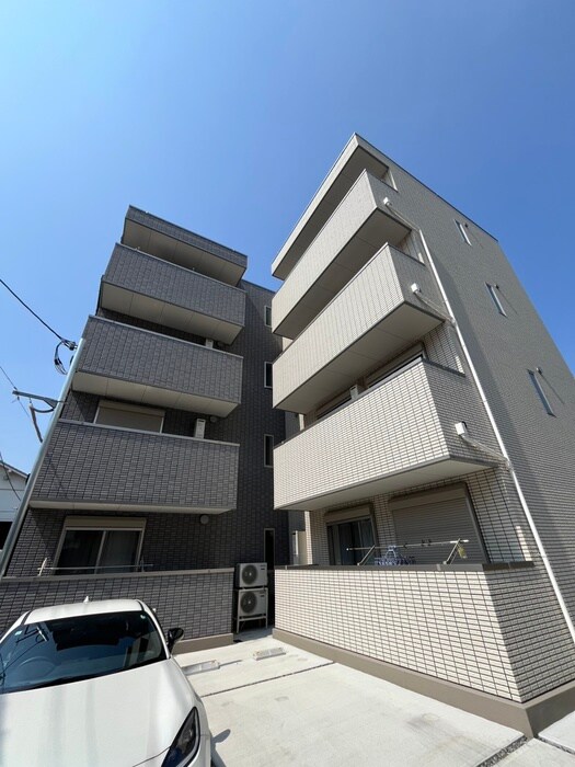 TRICERA Courtの物件外観写真