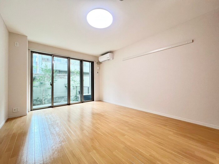 ヴァるメス・リヒト　にしうらの物件内観写真