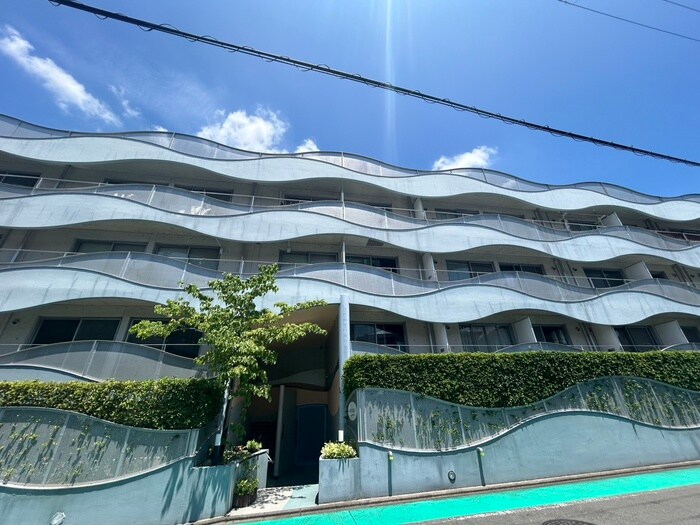 マナ－ハウスの物件外観写真