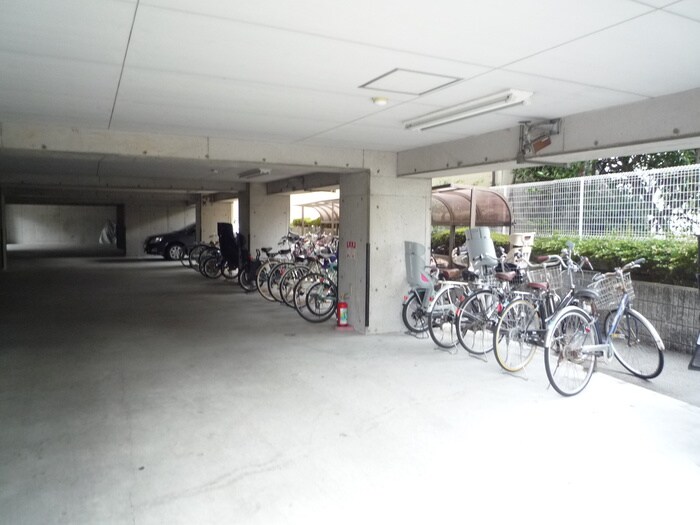 アルザス江坂の物件外観写真