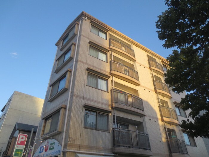 光陽川西マンションの物件外観写真