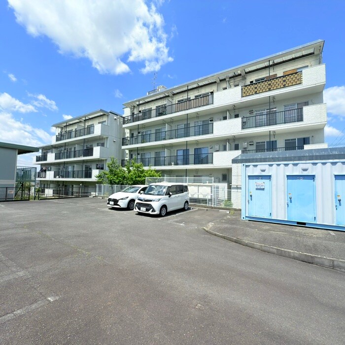 伸晃マンションの物件外観写真