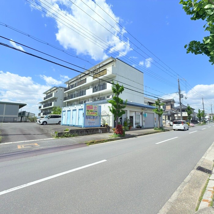 伸晃マンションの物件外観写真