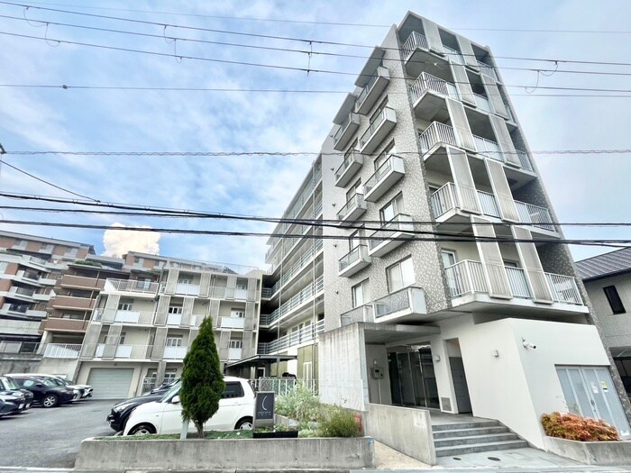 クレセント千里中央の物件外観写真