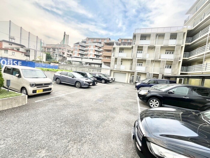 クレセント千里中央の物件外観写真