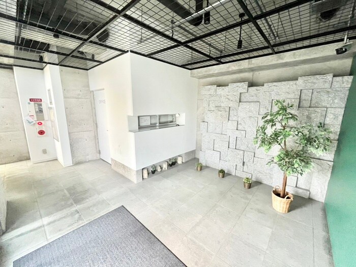 クレセント千里中央の物件外観写真