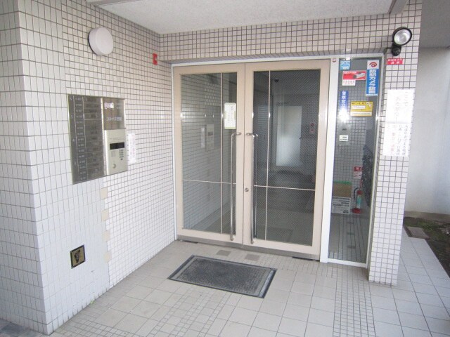 コルナス西館の物件外観写真